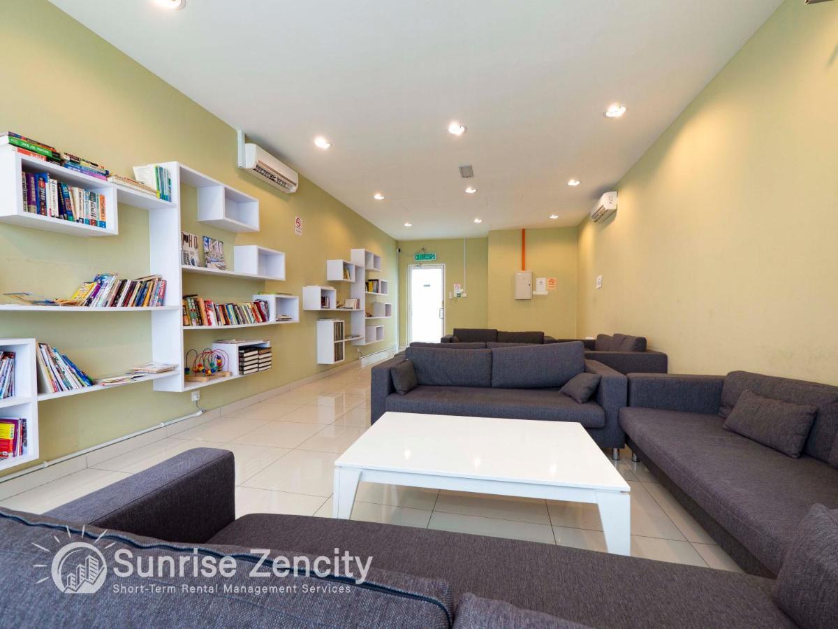 Seaview Condo Near Rf Mall, Food Court & Free Netflix Джохор Бахру Екстериор снимка