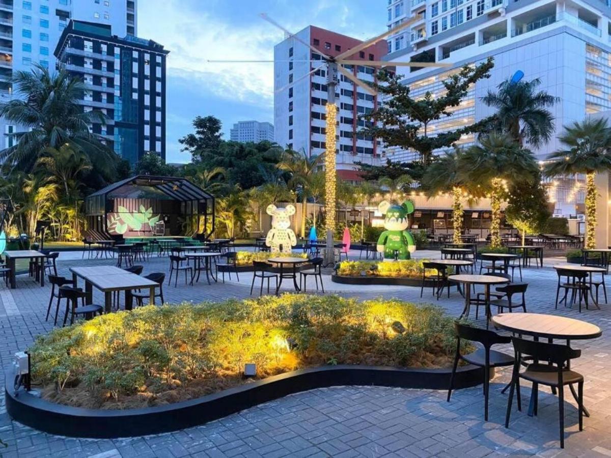 Seaview Condo Near Rf Mall, Food Court & Free Netflix Джохор Бахру Екстериор снимка